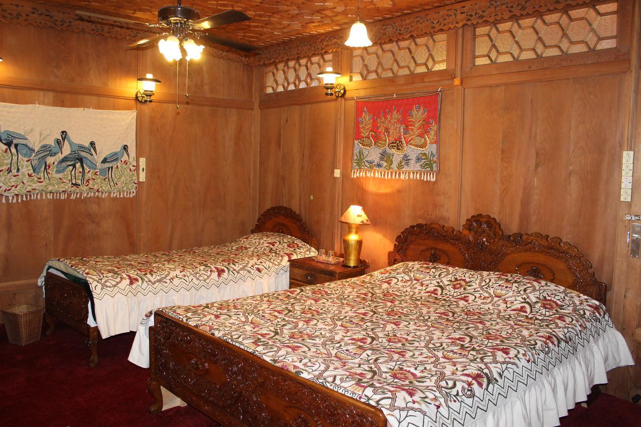Hotel Wangnoo Worth Houseboats Srīnagar Exteriér fotografie