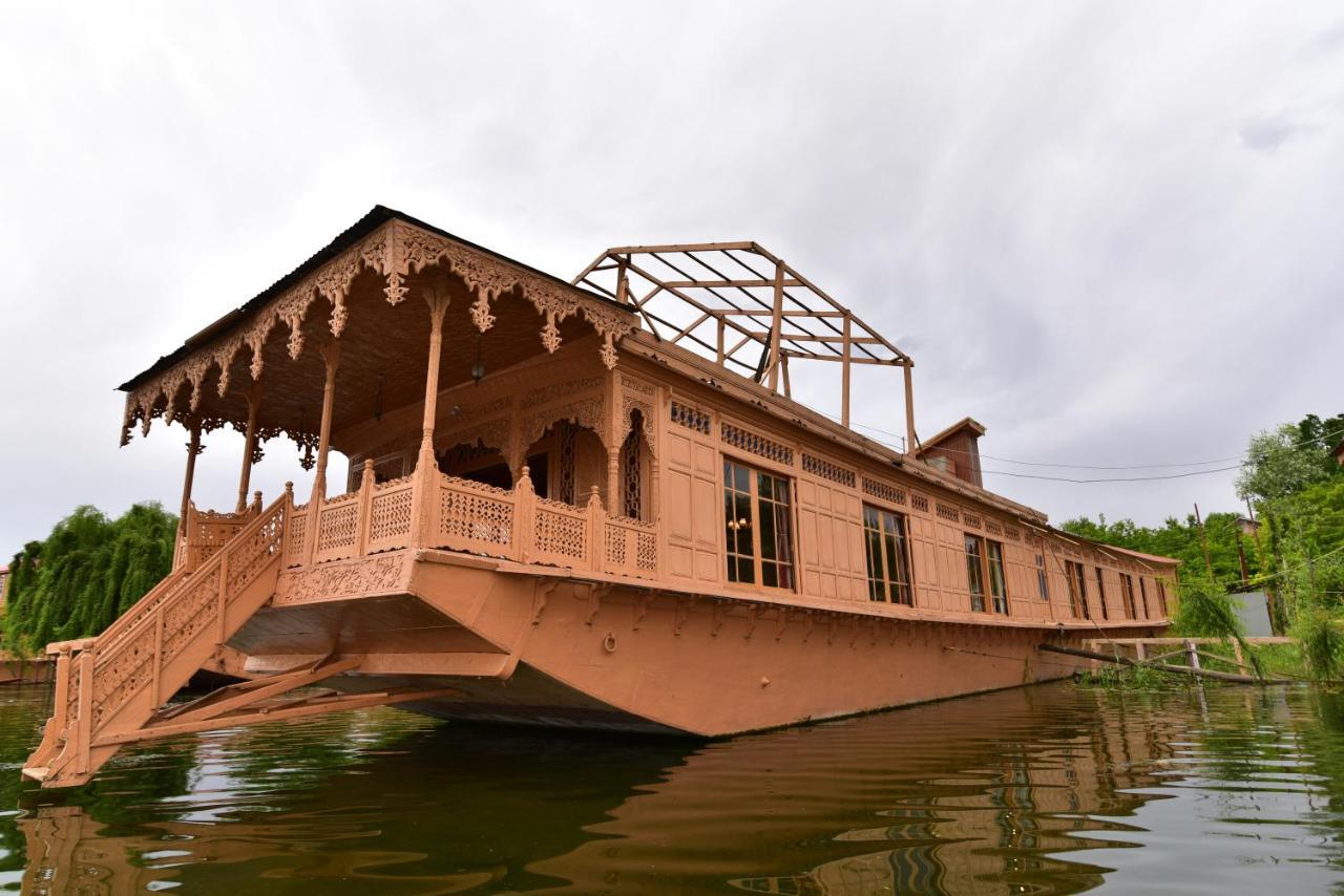 Hotel Wangnoo Worth Houseboats Srīnagar Exteriér fotografie